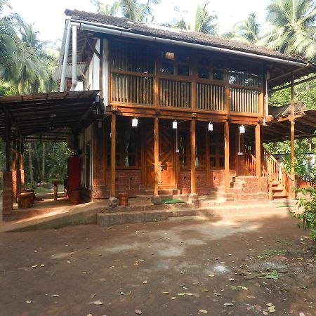 מלון Dāpoli Bangli, The Finest Konkan Living מראה חיצוני תמונה