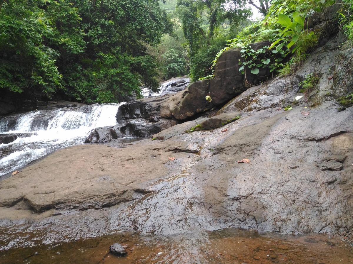 מלון Dāpoli Bangli, The Finest Konkan Living מראה חיצוני תמונה